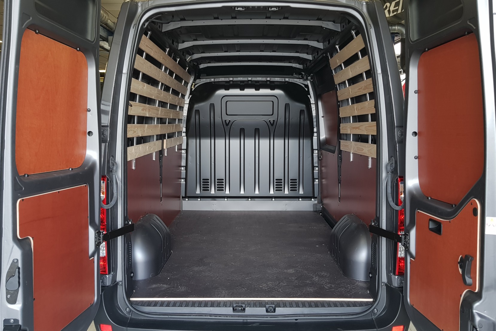 Tweedehands bedrijfswagen nieuw interieur